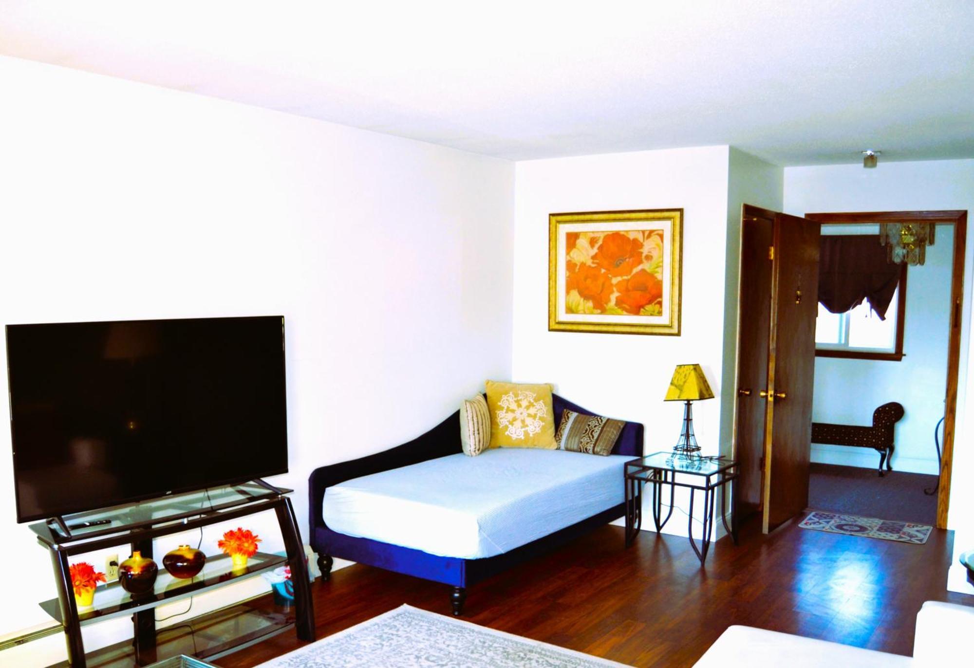 Arhaus 3 Apartment Grand Forks Ngoại thất bức ảnh